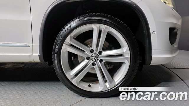 Volkswagen Tiguan 2.0 TDI R-Line 5N 2013 — фото 5