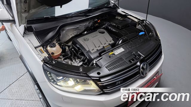 Volkswagen Tiguan 2.0 TDI R-Line 5N 2013 — фото 6