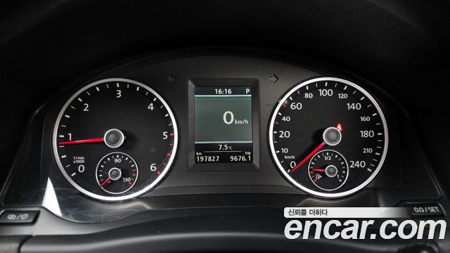 Volkswagen Tiguan 2.0 TDI R-Line 5N 2013 — фото 8