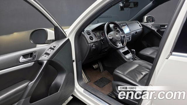 Volkswagen Tiguan 2.0 TDI R-Line 5N 2013 — фото 11