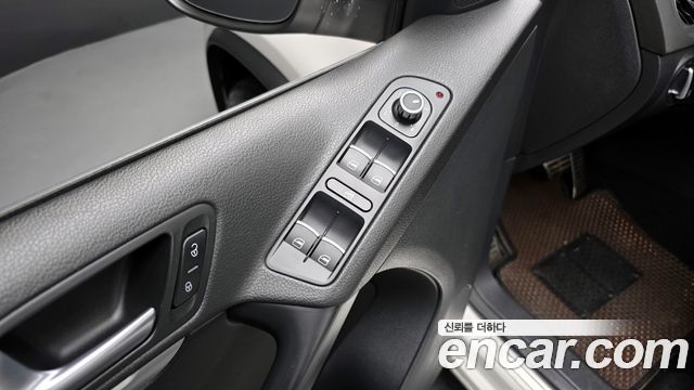 Volkswagen Tiguan 2.0 TDI R-Line 5N 2013 — фото 17