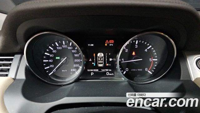 Land Rover Range Rover Evoque 2.2 SD4 Pure 2015 — фото 8