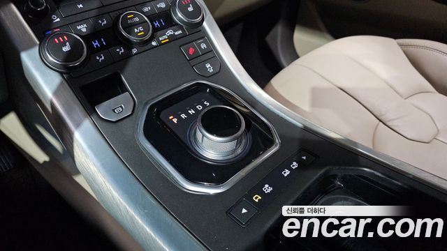 Land Rover Range Rover Evoque 2.2 SD4 Pure 2015 — фото 9