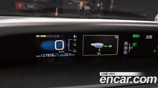 Toyota Prius (IV) 1.8 E 2018 — фото 8