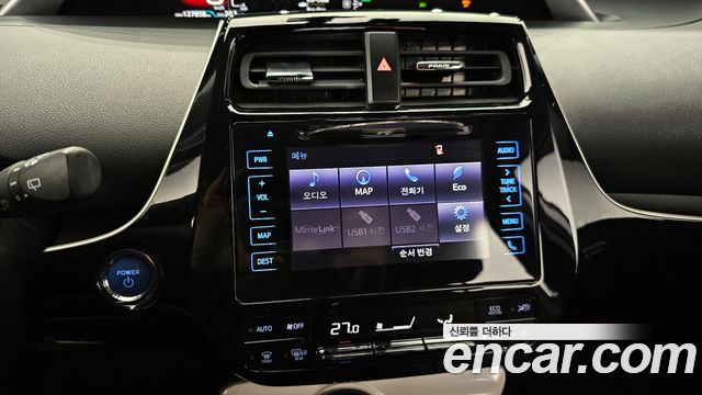 Toyota Prius (IV) 1.8 E 2018 — фото 16