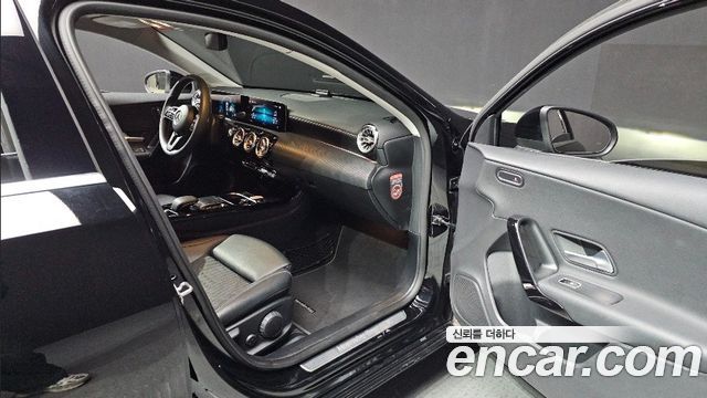 Mercedes-Benz A-Class (W177) A220 Hatchback 2020 — фото 15