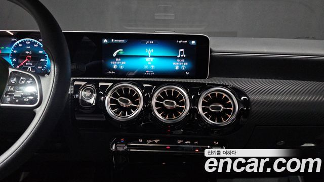 Mercedes-Benz A-Class (W177) A220 Hatchback 2020 — фото 19