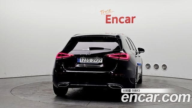 Mercedes-Benz A-Class (W177) A220 Hatchback 2021 — фото 4