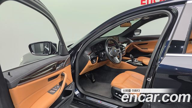 BMW 5 Series (G30) 520i M Sport 2022 — фото 13