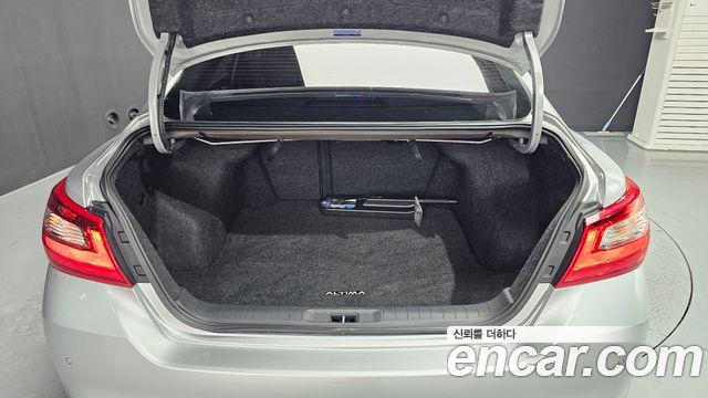 Nissan Altima 2.5 L33 2017 — фото 20
