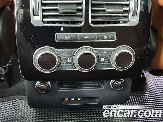 Land Rover Range Rover (IV) 4.4 SDV8 AB DIESEL 2015 — фото 17