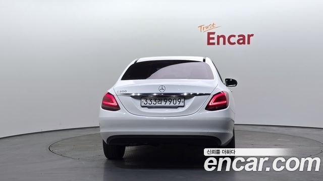 Mercedes-Benz C-Class (W205) C200 2019 — фото 4