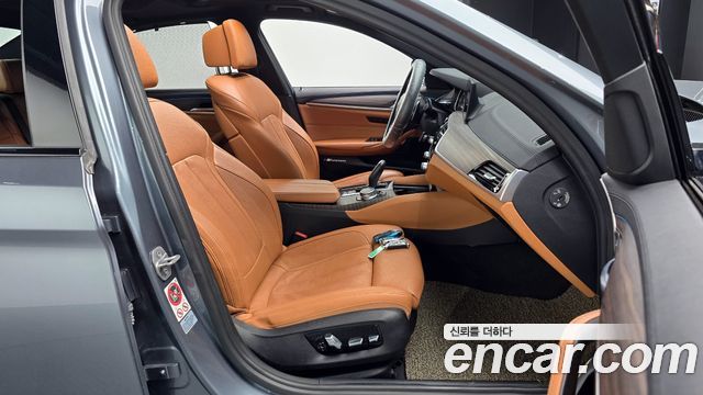 BMW 5 Series (G30) 520d xDrive M Sport Package Plus 2017 — фото 10