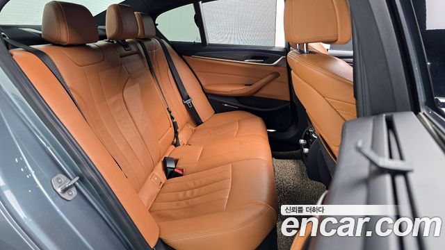 BMW 5 Series (G30) 520d xDrive M Sport Package Plus 2017 — фото 12