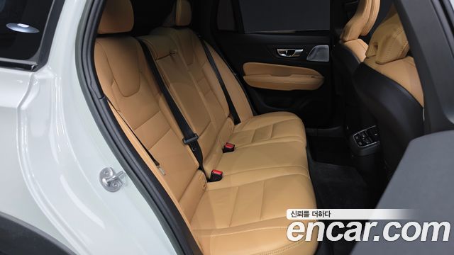 Volvo V60 Cross Country (II) B5 Ultimate AWD 2023 — фото 12