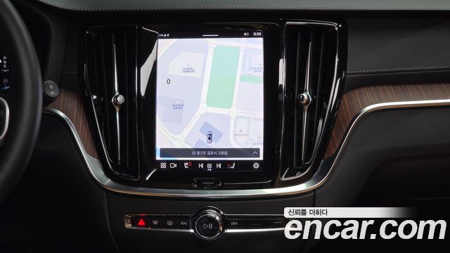 Volvo V60 Cross Country (II) B5 Ultimate AWD 2023 — фото 14