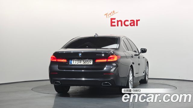 BMW 5 Series (G30) 523d Luxury 2021 — фото 4