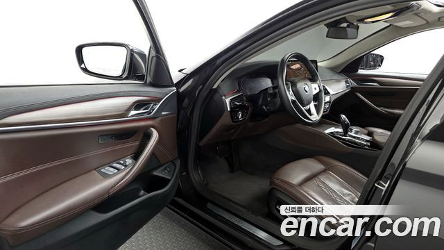 BMW 5 Series (G30) 523d Luxury 2021 — фото 10
