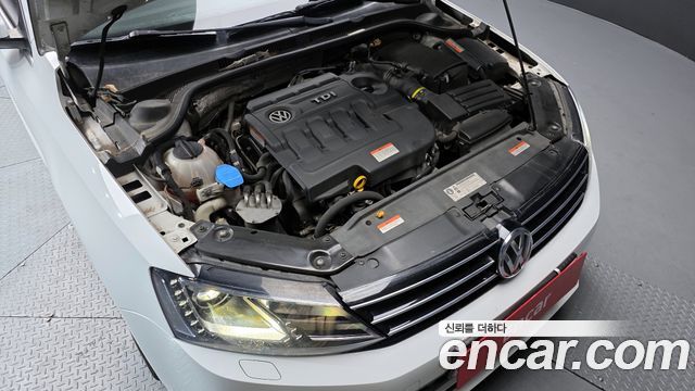 Volkswagen Jetta 2.0 TDI BlueMotion Premium 6th 2016 — фото 6