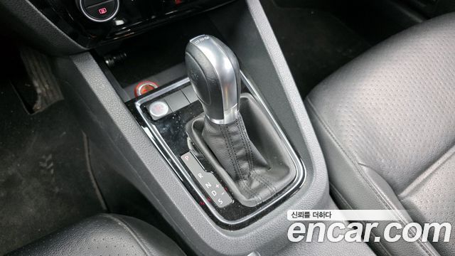 Volkswagen Jetta 2.0 TDI BlueMotion Premium 6th 2016 — фото 9