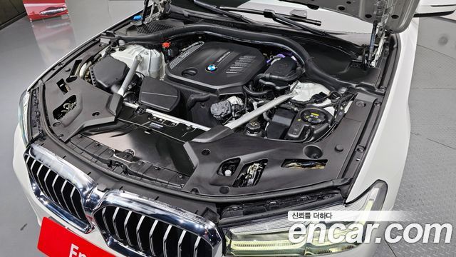 BMW 5 Series (G30) 523d xDrive M Sport 2023 — фото 6