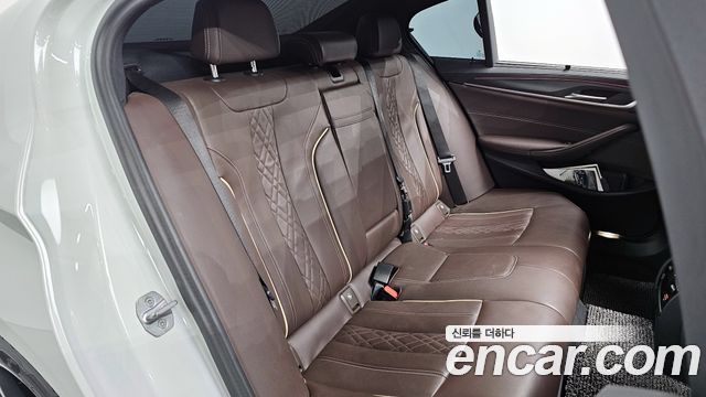 BMW 5 Series (G30) 523d xDrive M Sport 2023 — фото 12