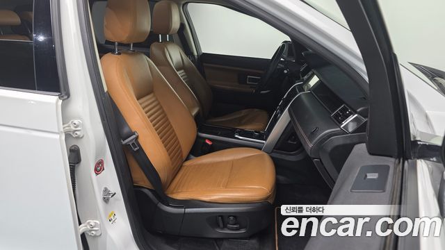 Land Rover Discovery Sport 2.0 TD4 HSE Luxury 2019 — фото 10