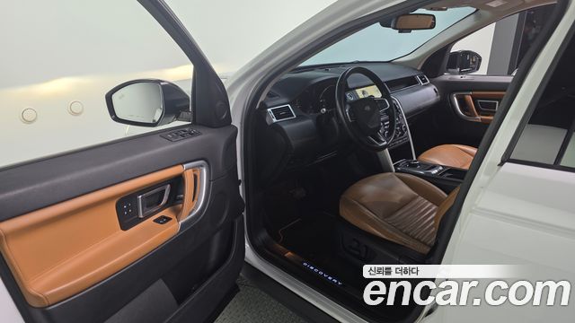 Land Rover Discovery Sport 2.0 TD4 HSE Luxury 2019 — фото 11