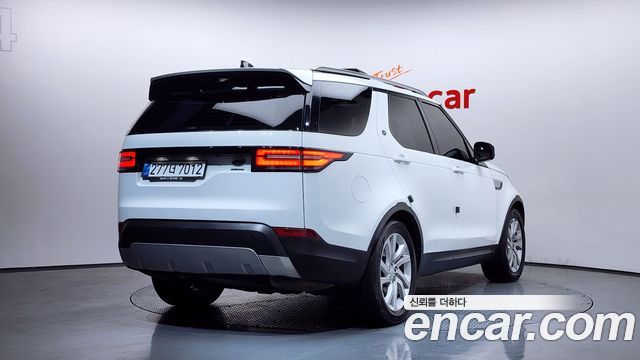Land Rover Discovery 5 3.0 TD6 HSE 2018 — фото 2