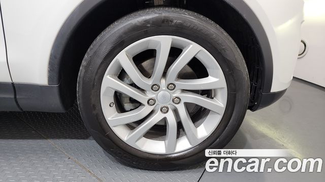 Land Rover Discovery 5 3.0 TD6 HSE 2018 — фото 5