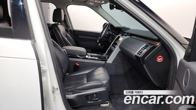 Land Rover Discovery 5 3.0 TD6 HSE 2018 — фото 15
