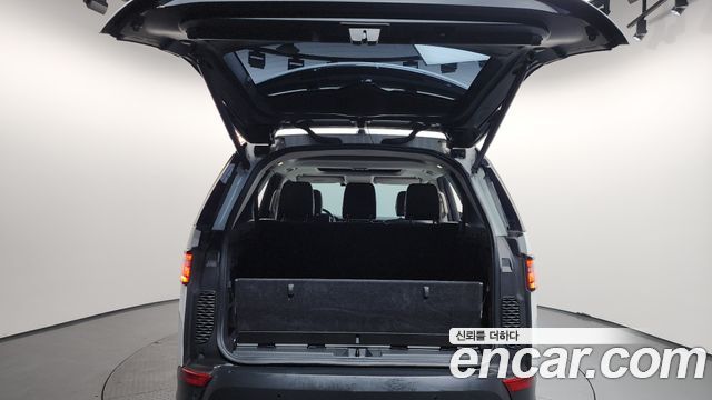 Land Rover Discovery 5 3.0 TD6 HSE 2018 — фото 24
