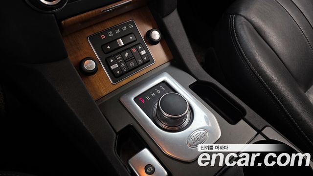 Land Rover Discovery 4 3.0 SDV6 SE 2015 — фото 9