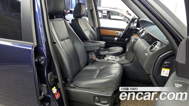 Land Rover Discovery 4 3.0 SDV6 SE 2015 — фото 11