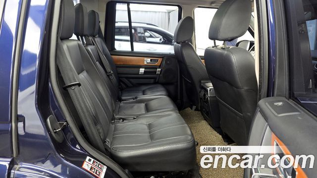 Land Rover Discovery 4 3.0 SDV6 SE 2015 — фото 12