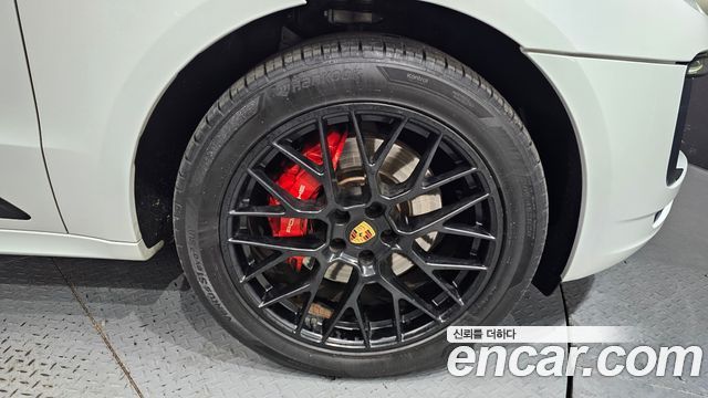 Porsche Macan 3.0 GTS 95B 2018 — фото 5