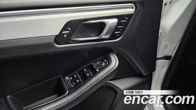 Porsche Macan 3.0 GTS 95B 2018 — фото 16