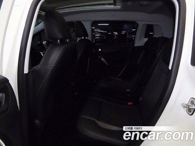 Peugeot 2008 1.6 e-HDi Feline S 2015 — фото 7