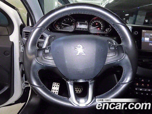 Peugeot 2008 1.6 e-HDi Feline S 2015 — фото 8