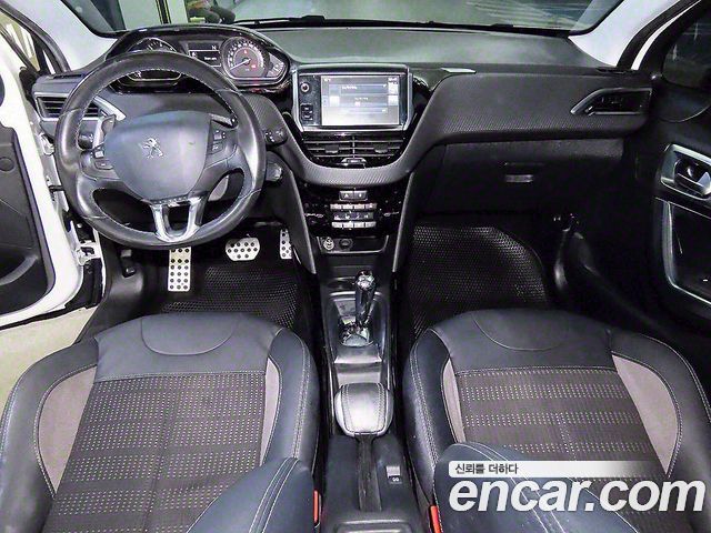 Peugeot 2008 1.6 e-HDi Feline S 2015 — фото 10