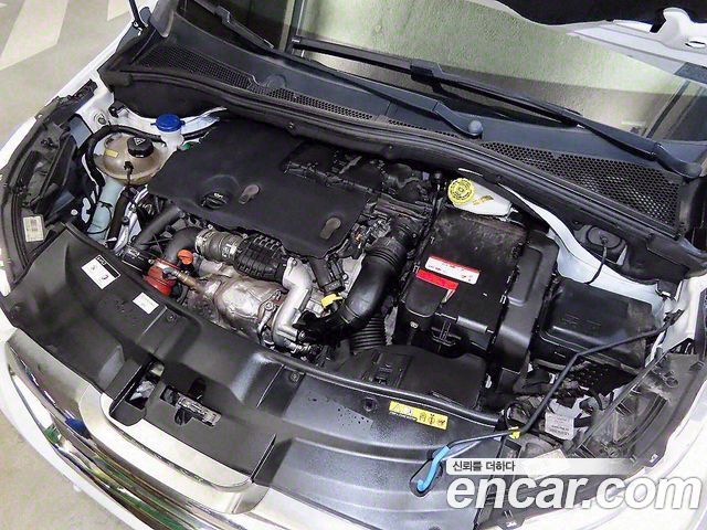 Peugeot 2008 1.6 e-HDi Feline S 2015 — фото 22