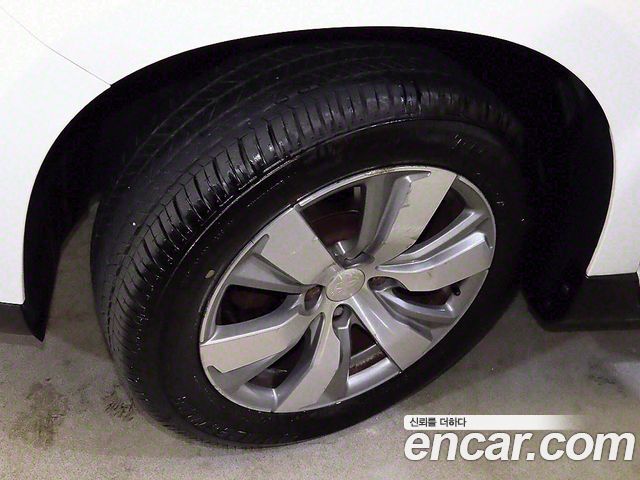Peugeot 2008 1.6 e-HDi Feline S 2015 — фото 23