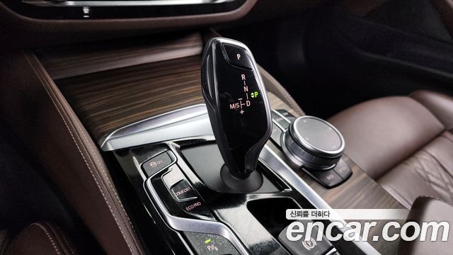 BMW 5 Series (G30) 530i xDrive M Sport Package Plus 2019 — фото 9