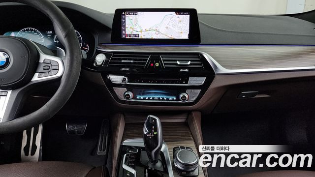 BMW 5 Series (G30) 530i xDrive M Sport Package Plus 2019 — фото 14