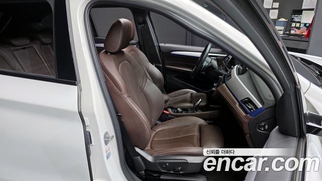 BMW X1 (F48) xDrive 20i M Sport 2021 — фото 12