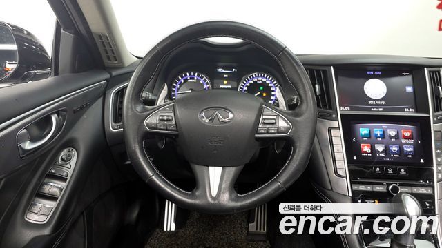 Infiniti Q50 3.5 Hybrid Essence 2016 — фото 13