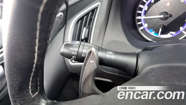 Infiniti Q50 3.5 Hybrid Essence 2016 — фото 19