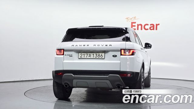 Land Rover Range Rover Evoque 2.0 TD4 HSE 2018 — фото 4