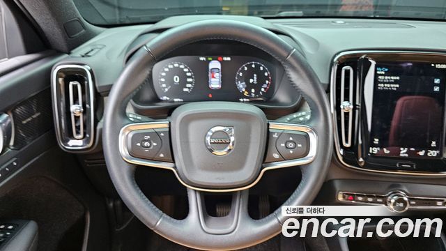 Volvo XC40 B4 Inscription 2021 — фото 13