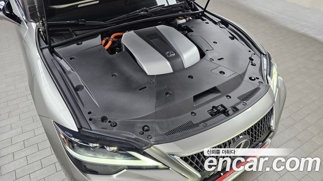 Lexus LS500h (V) 3.5 Platinum AWD 2023 — фото 6